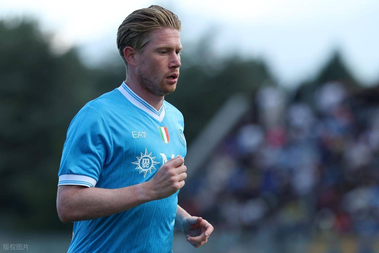 弗里克：拉菲尼亚回归对球队非常利好，我们仍有需要改进之处（弗里克：拉菲尼亚复出利好球队，但我们仍需提升）