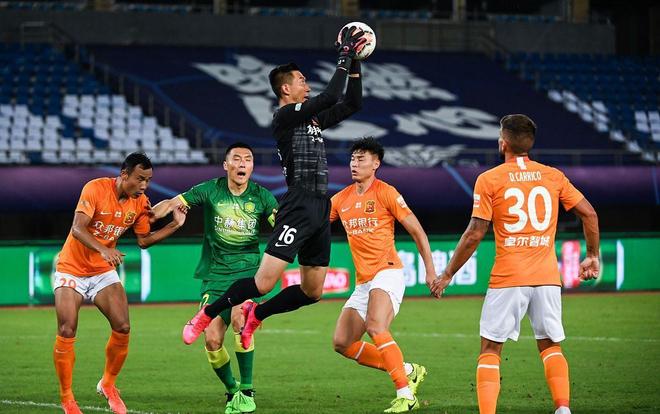 米兰vs萨索洛全场数据：控球率58-42，射门10-5（米兰与萨索洛全场统计：控球58%比42%，射门10比5）