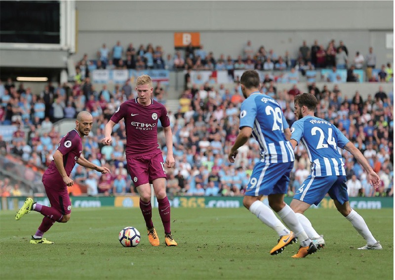 逆转！30岁锋霸独造2球，西甲豪强连进3球，欧冠翻盘（欧冠大逆袭：30岁锋霸独造两球，西甲豪门连轰三球完成翻盘）