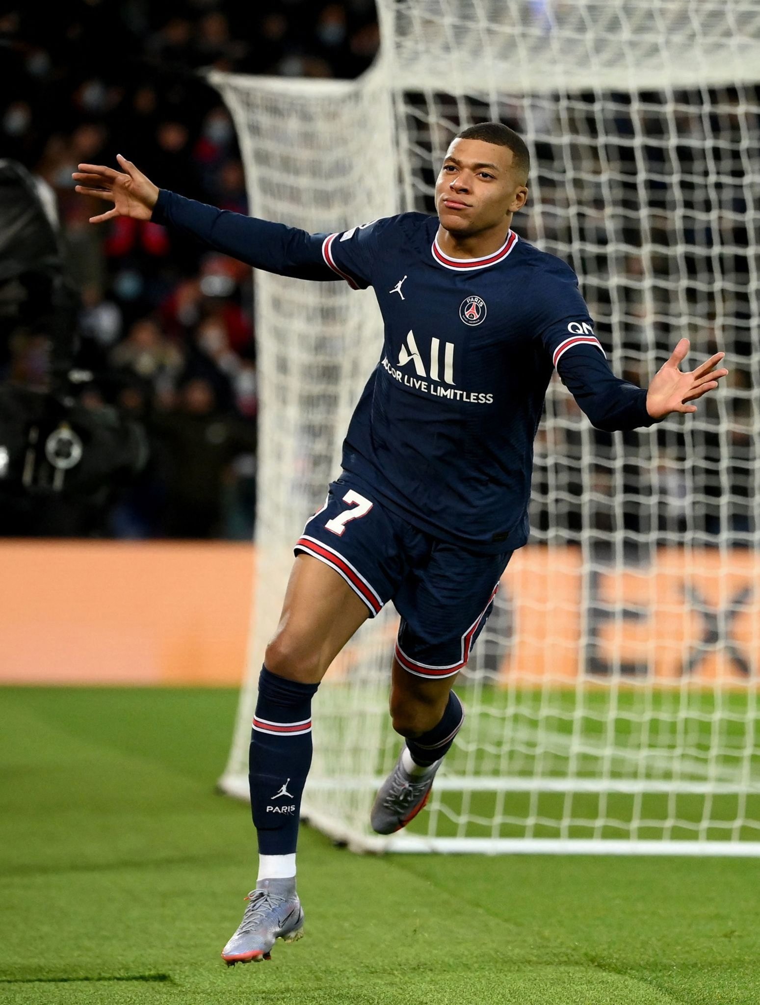 卡佩罗：市场有好中锋英超会出手，然后是西甲最后才轮到意甲（卡佩罗：好中锋一现身，英超率先出手，西甲其次，意甲殿后）