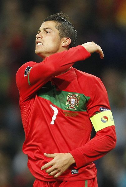 浮嶋敏：无论首发和替补都要为球队做贡献；满意赵松源的表现（浮嶋敏强调首发与替补同样要为球队出力，肯定赵松源的发挥）