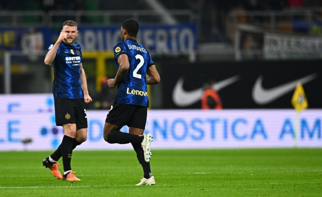 红魔VS狼队 B费两球一助 锁定胜局（B费双响一助，红魔力克狼队锁定三分）