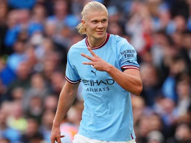 国足12年12大时刻：长沙保卫战、奇迹逃生、全村希望在列（国足12年12个高光时刻：长沙之战、奇迹逃生与全村希望尽收其中）