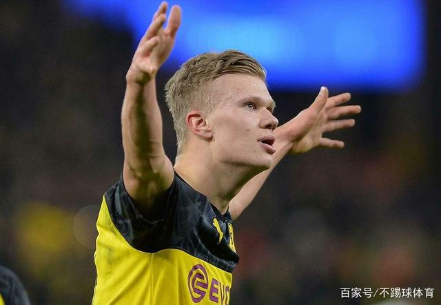 近15年谷歌每年搜索量最高球员：C罗10次断崖领先，梅西仅1次（过去15年谷歌年度最热球员：C罗10次遥遥领先，梅西仅1次登顶）