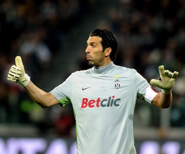 弗法纳：帕尔默来自不同的星球，他与姆巴佩、登贝莱很接近（弗法纳：帕尔默仿佛异星来客，实力已接近姆巴佩和登贝莱）