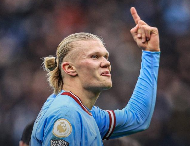 莫雷托：那不勒斯想在冬窗从罗马引进洛伦佐-佩莱格里尼（莫雷托称那不勒斯有意在冬窗从罗马签下洛伦佐-佩莱格里尼）