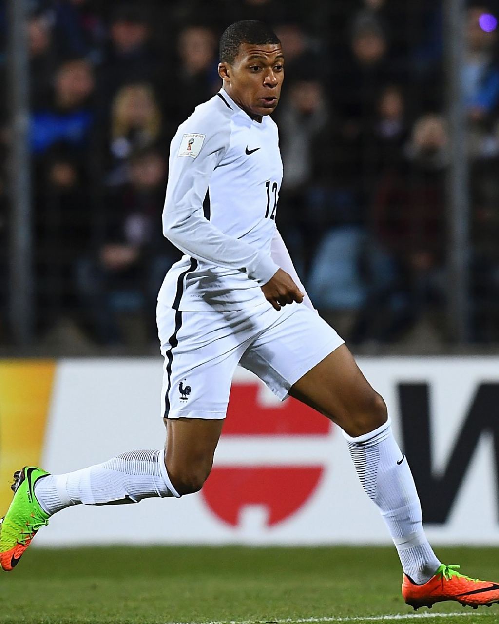 NBA：湖人惨遭大逆转 詹姆斯无力回天（NBA：湖人被逆转，詹姆斯难挽败局）